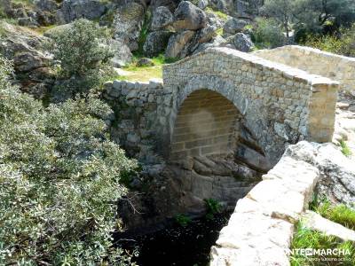 Molinos Río Perales; lagunas de gredos; senderismo singles;tarjeta federativa de montaña